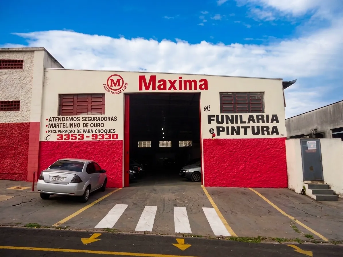 Fachada da Máxima Funilaria e Pintura em São José do Rio Preto